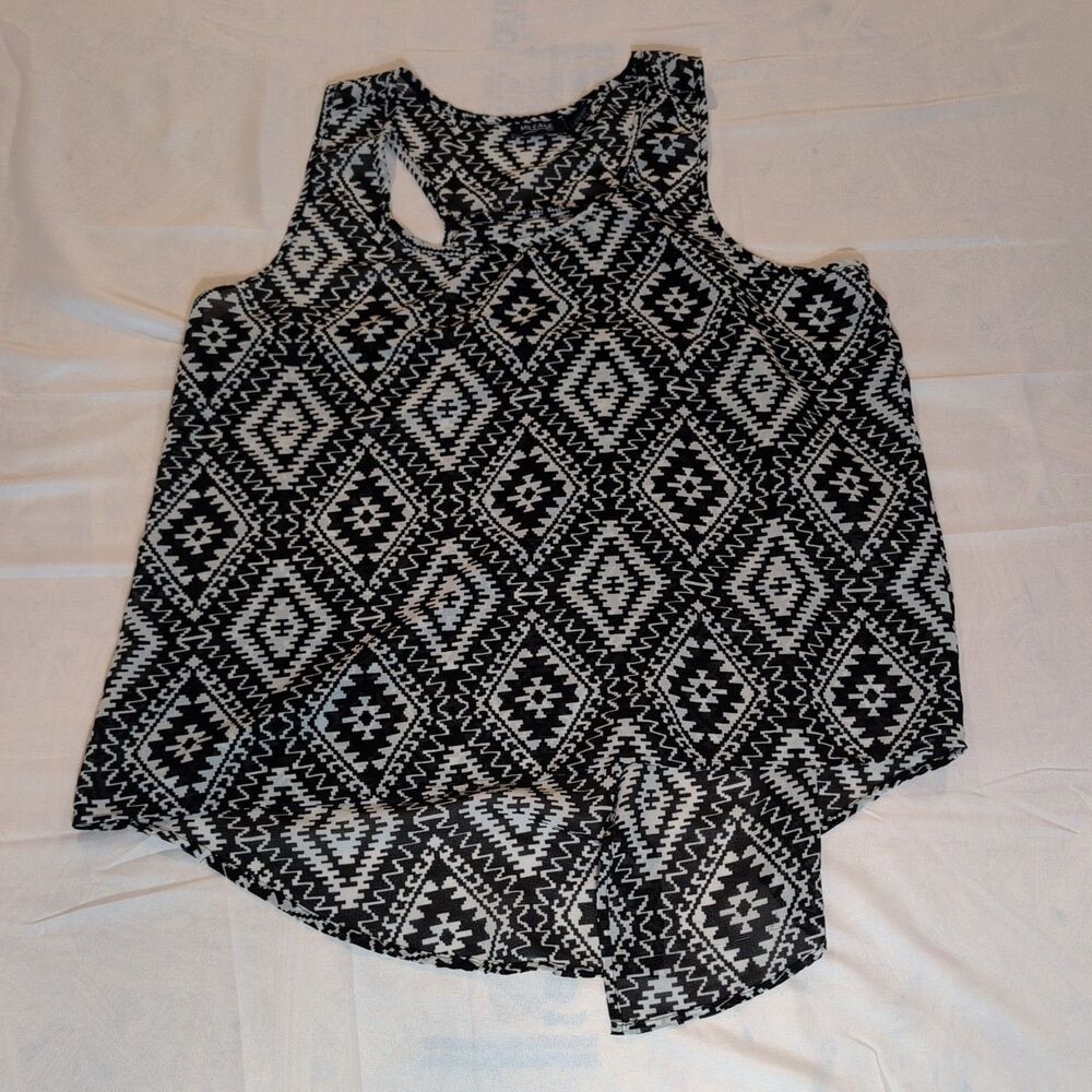 Milage Womens Blouse Size XLarge Black and White Aztec Diamond Pattern